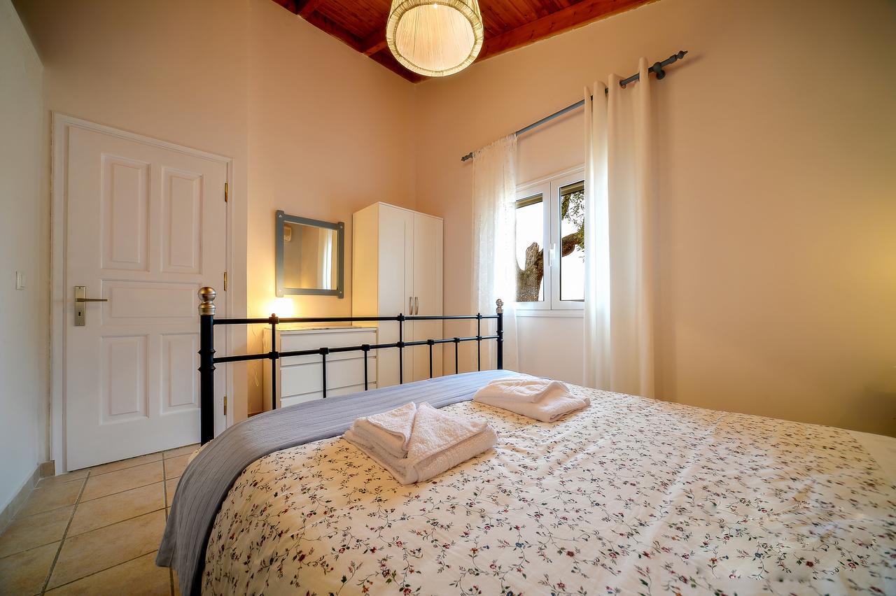Kipos Villas Гайос Екстериор снимка