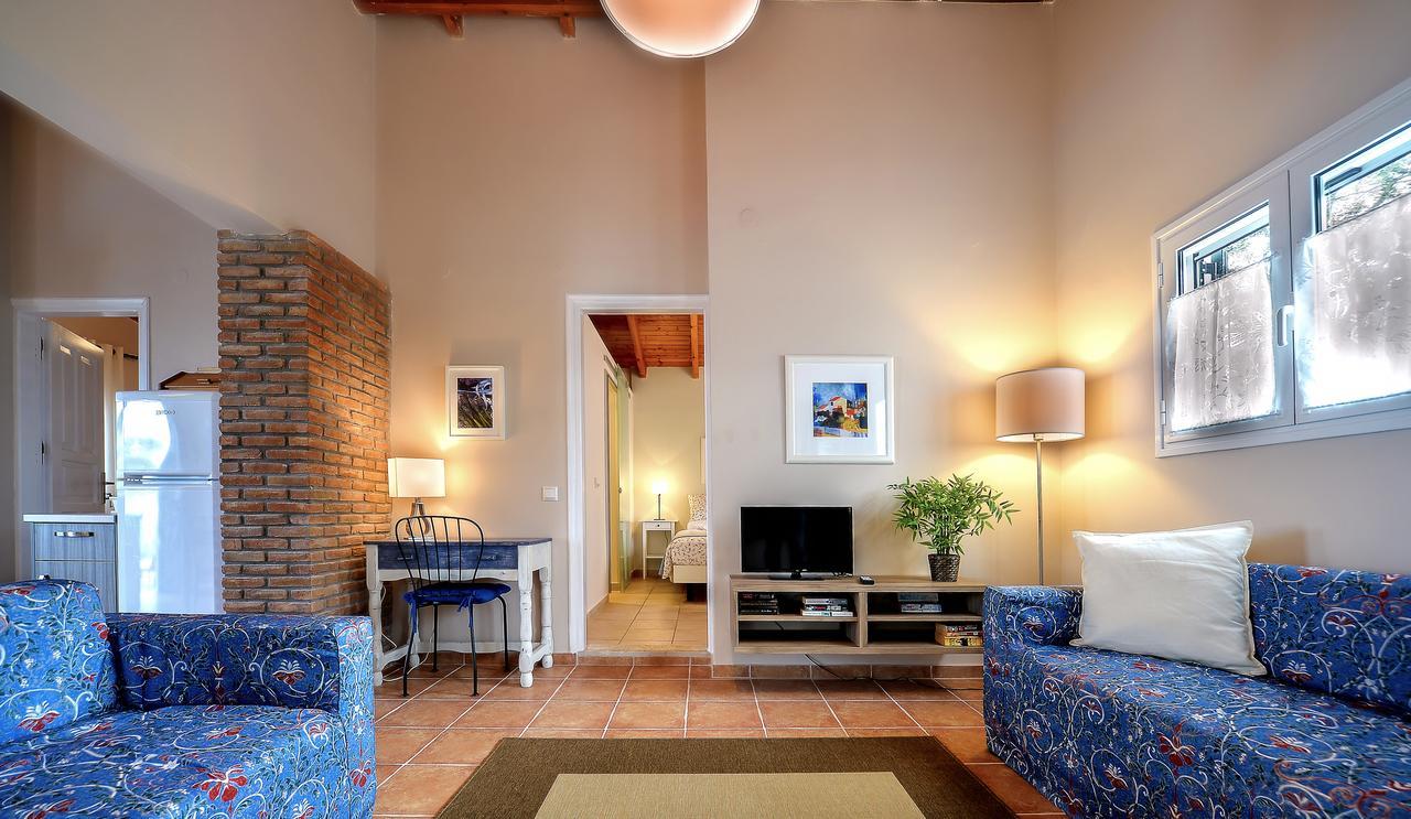 Kipos Villas Гайос Екстериор снимка