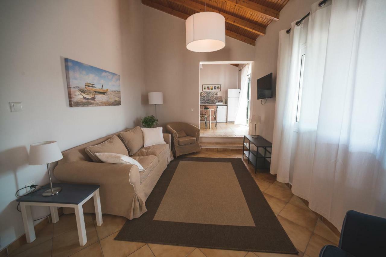 Kipos Villas Гайос Екстериор снимка